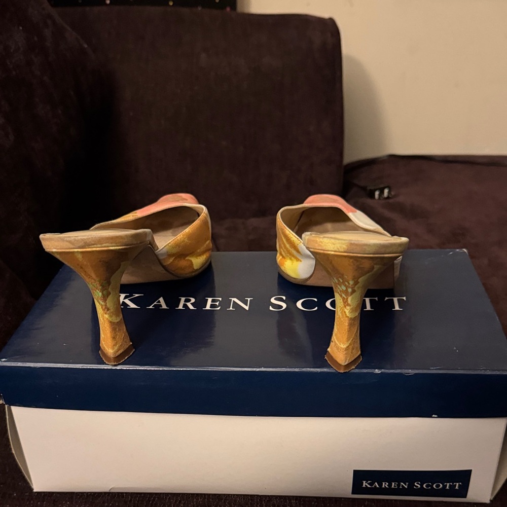 Karen Scott Women's Mules - Pink and Gold Floral - Picture 3 of 4